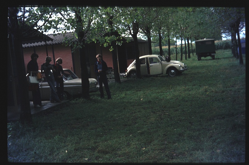 06.Mantova jul 1977 Mama,Brigitte,Marion,Peter.JPG
